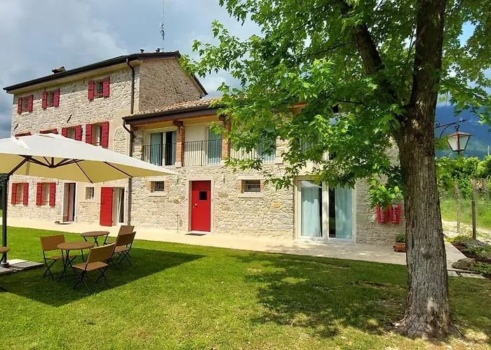 Borgo Le Lanterne Charming Vacation Maison d'hôtes Follina